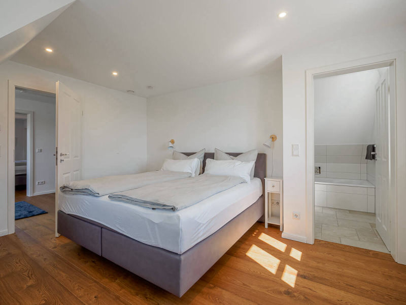 Boxspringbetten im Ferienhaus auf der Nordseeinsel Pellworm