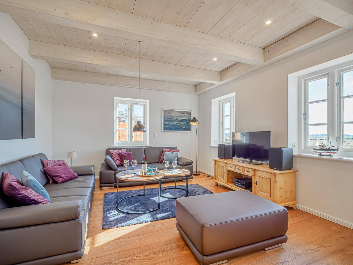 Großer Wohn- und Essbereich für 6 Personen